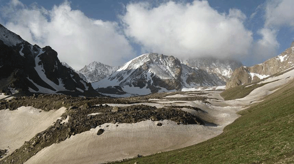 Alam kuh view from Sarchal shelter